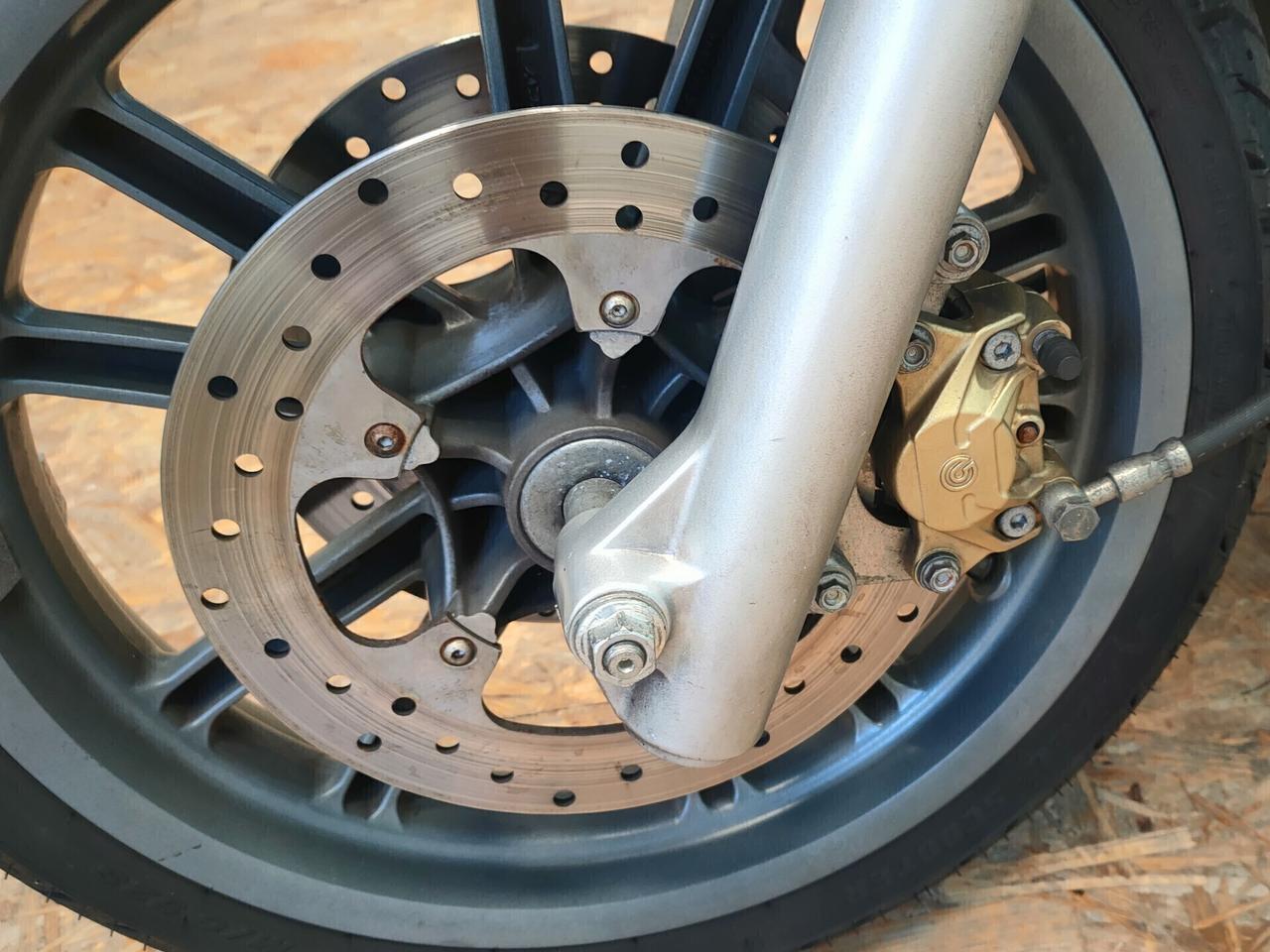 Piaggio Beverly Cruiser 500 con Akrapovic