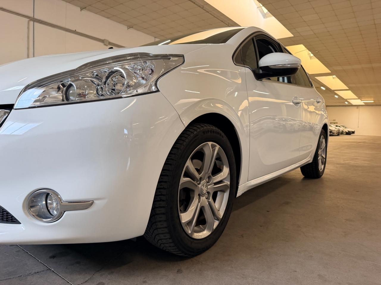 Peugeot 208 1.2 VTi 82 CV 5 porte Allure