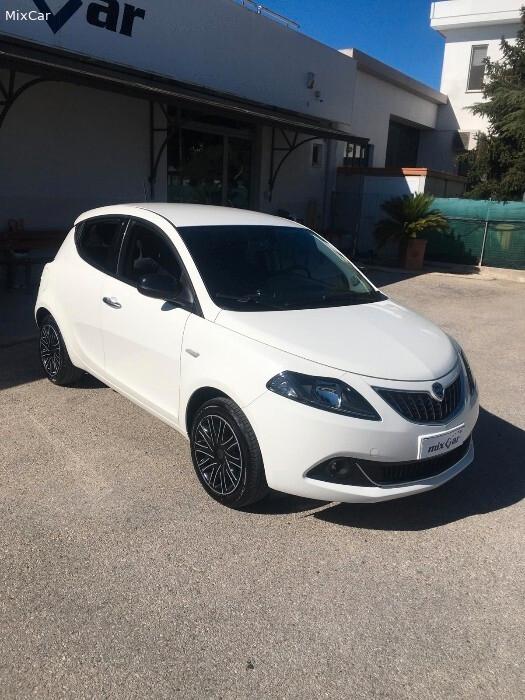 Lancia Ypsilon 1.0 FireFly 5 porte S&S Hybrid Ecochic Gold