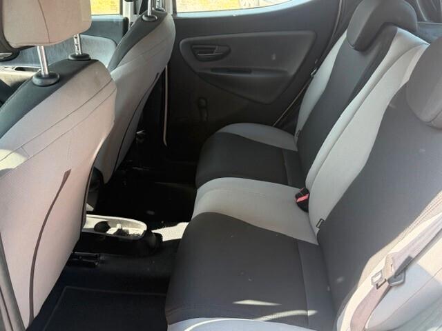 Lancia Ypsilon 0.9 TwinAir 85 CV 5 porte Metano Ecochic