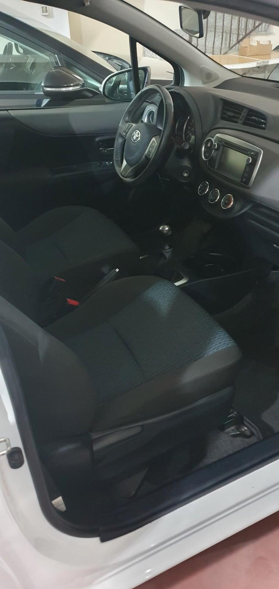 Toyota Yaris 1.0 3 porte Lounge *LEGGI*