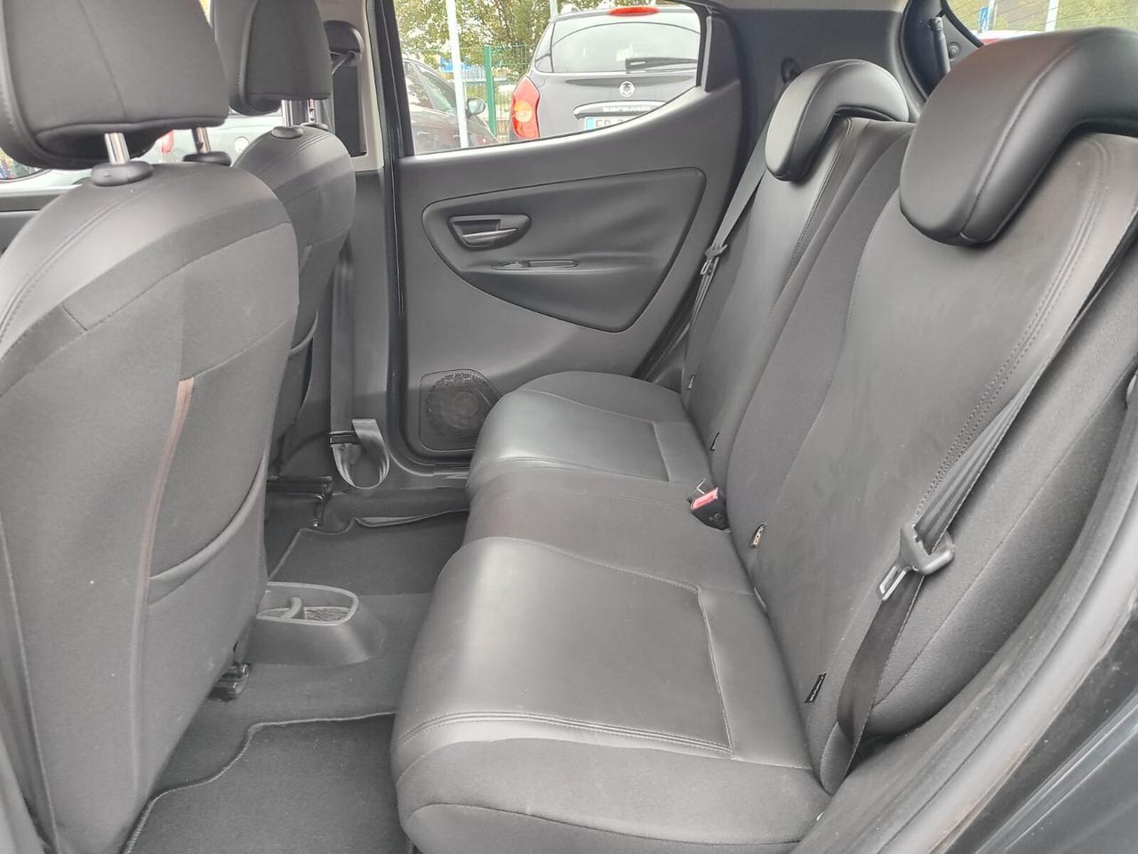 Lancia Ypsilon 1.2 69 CV 5 porte Platinum