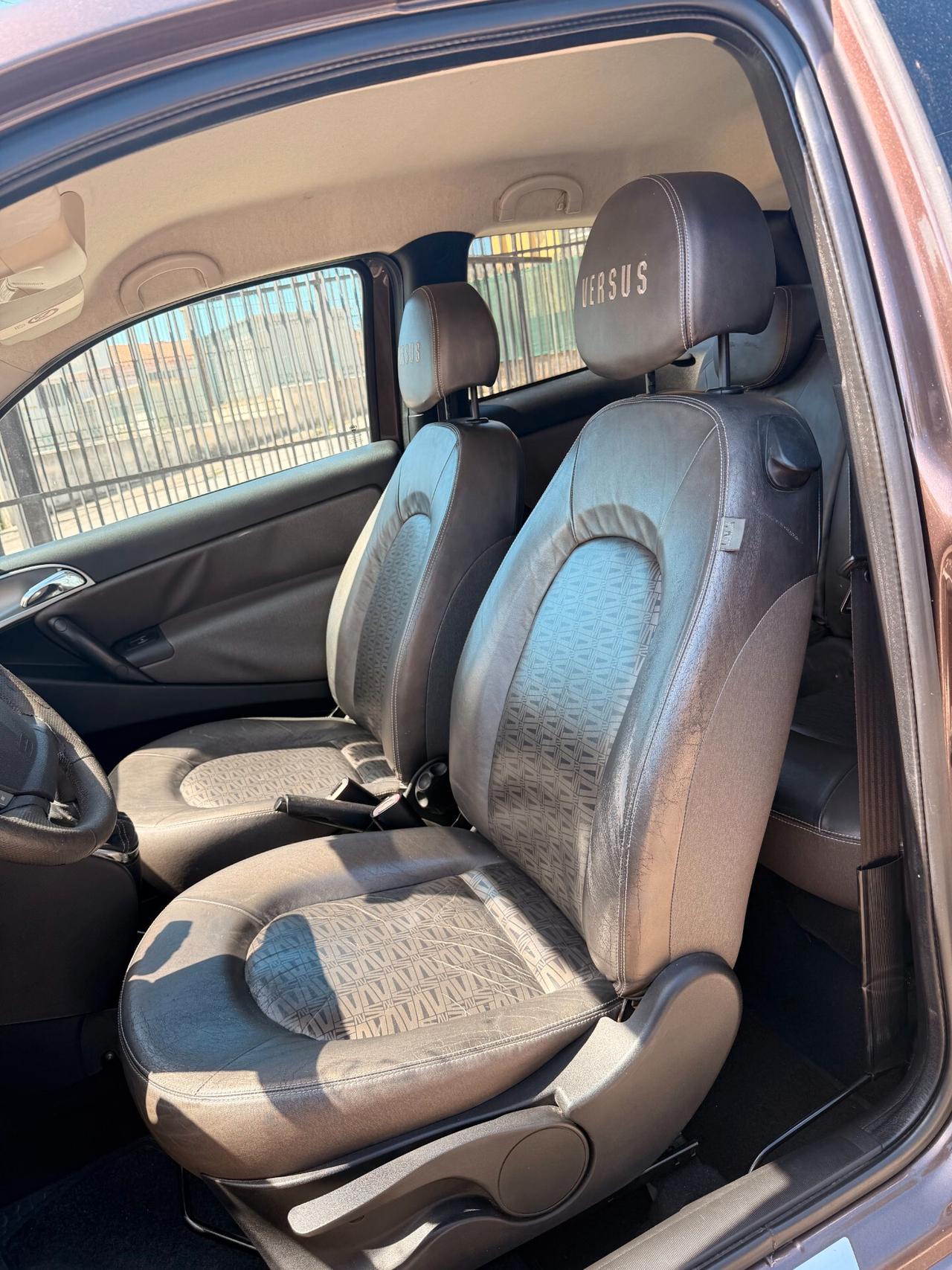 Lancia Ypsilon 1.3 MJT 75 CV Platino