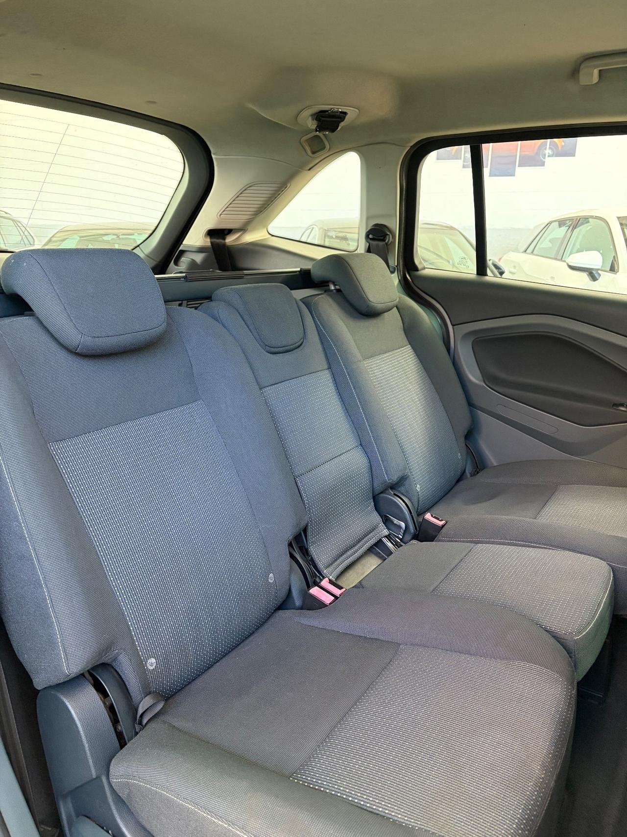 Ford C-Max Grand 7 posti