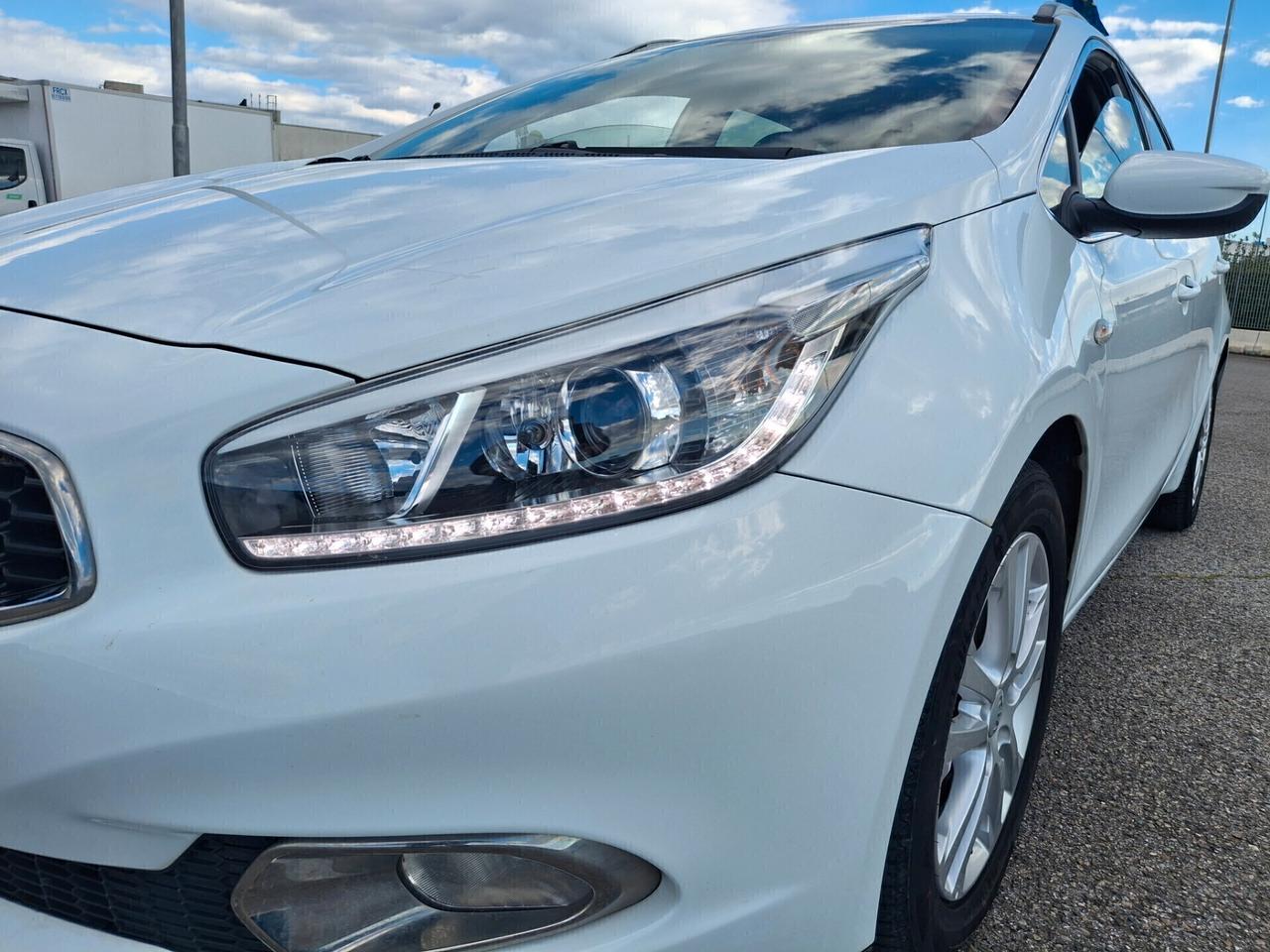 Kia Ceed cee'd 1.4 CRDi SW.-TELECAMERA-LUCI LED-