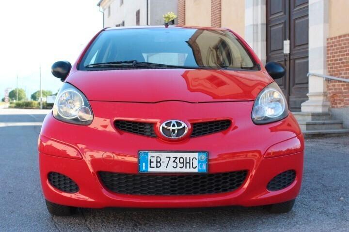 Toyota Aygo 1.0 VVT-i 5 porte Red Edition CLIMATIZZATA UNICA UTILIZZATRICE ESTETICA ESEMPLARE