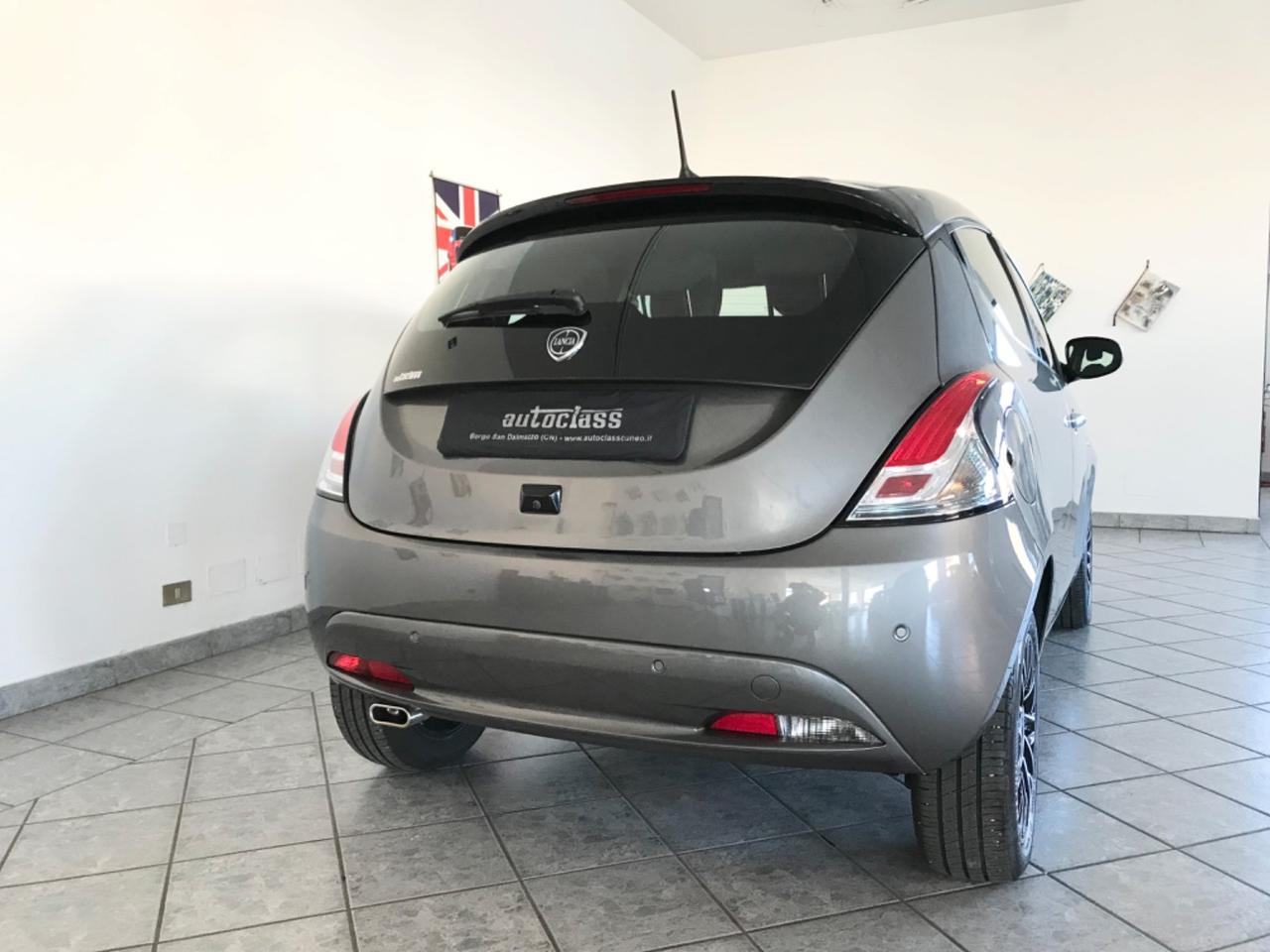 Lancia Ypsilon 1.0 FireFly 5 porte S&S Hybrid Platino