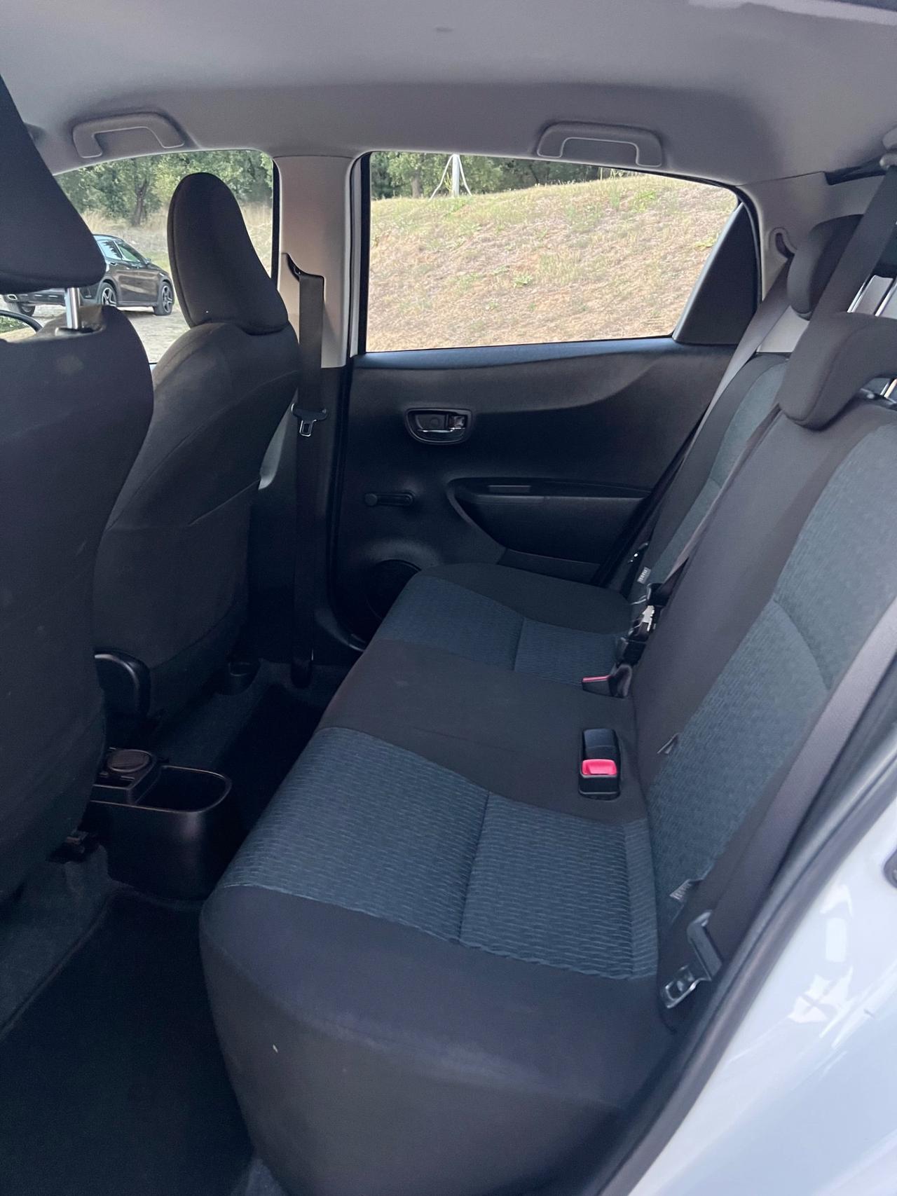 Toyota Yaris 1.0 5 porte Active Permute Rate Garanzia