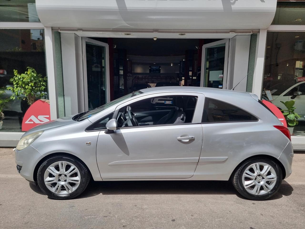 Opel Corsa 1.2 5 porte Cosmo CAMBIO AUTOMATICO GPL