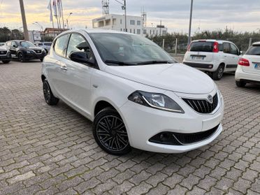 Lancia Ypsilon 1.0 FireFly 5 porte S&S Hybryd Gold