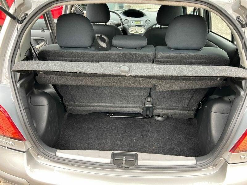 Toyota Yaris 1.0i 16V cat 5 porte Sol