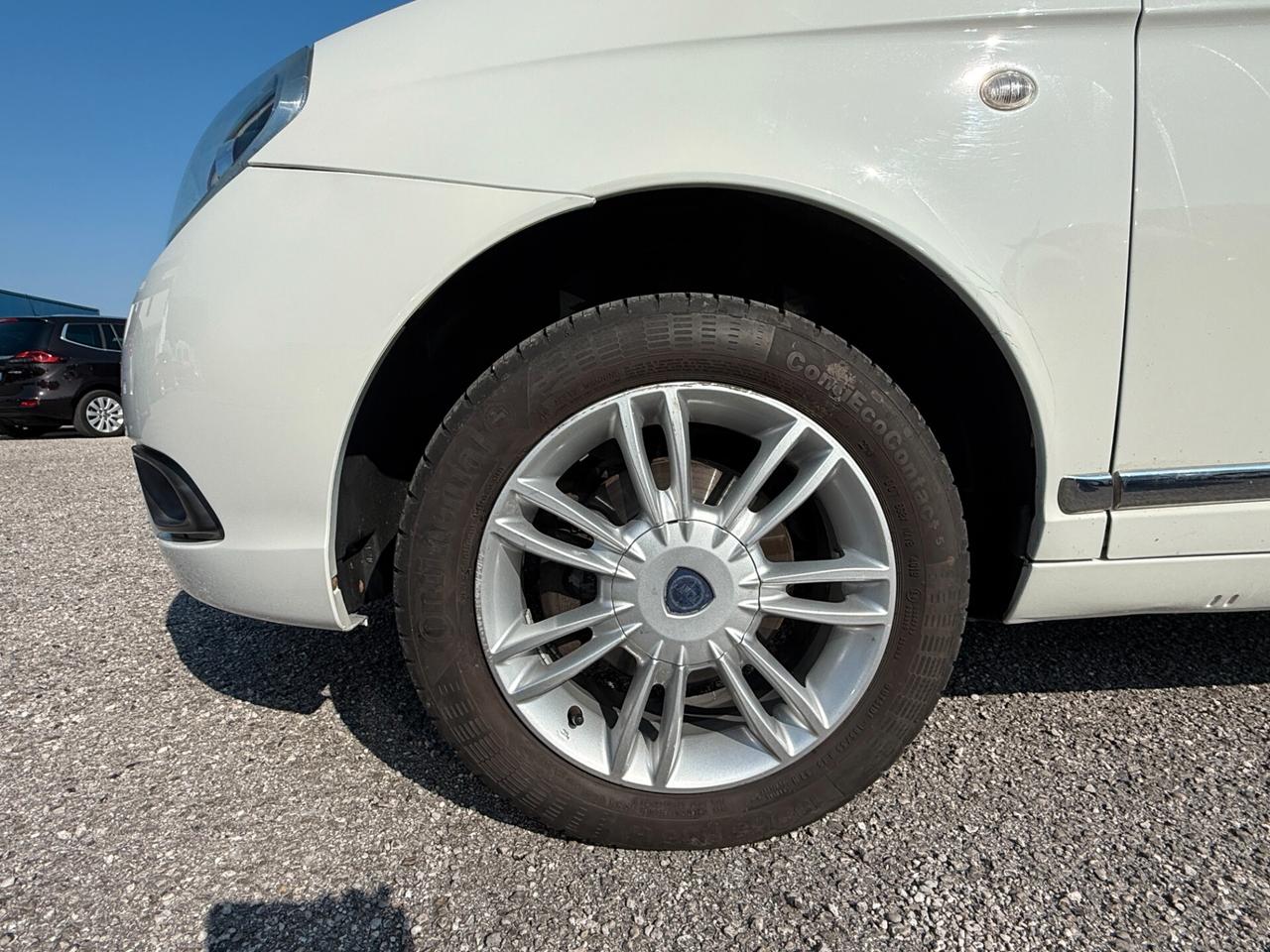 Lancia Ypsilon 1.2 69 CV Unyca