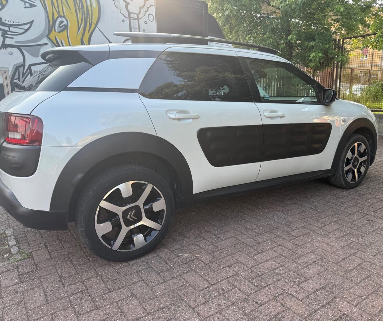 Citroen C4 Cactus PureTech 82 Shine Edition