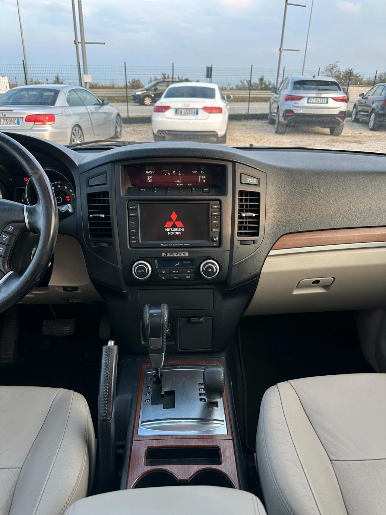 Mitsubishi Pajero 3.2 DI-D 16V aut. 5p. Instyle DPF