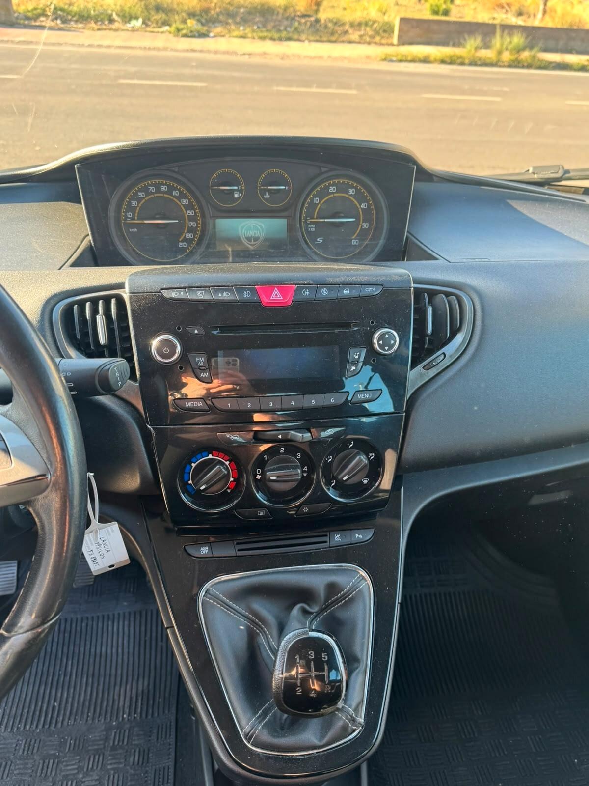 Lancia Ypsilon 1.3 MJT 16V 95 CV 5 porte S&S S Momodesign