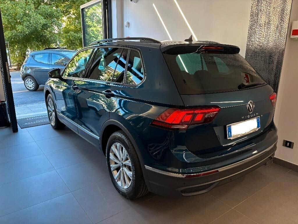 Volkswagen Tiguan 2.0 DSG Life 150 cv - 2021