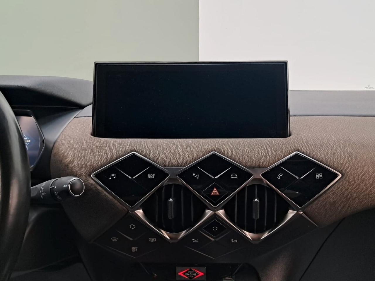 DS Automobiles DS 3 Crossback, 03/2021 1.5 bluehdi So Chic 100cv ADATTA A NEOPATENTATI