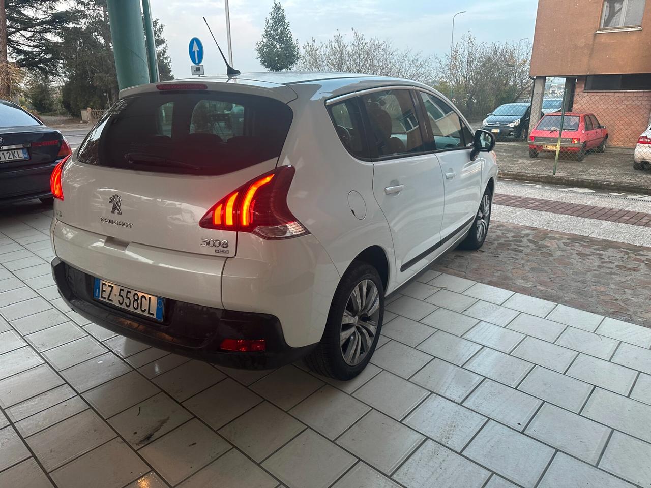 Peugeot 3008 1.6 HDi 115CV AUT.