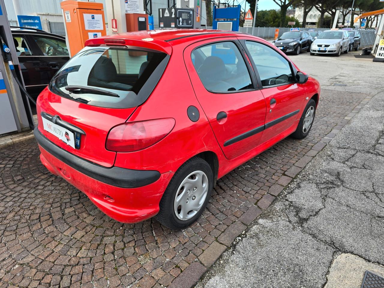 Peugeot 206 1.1 5p. con 210.000km NEOPATENTATI ok