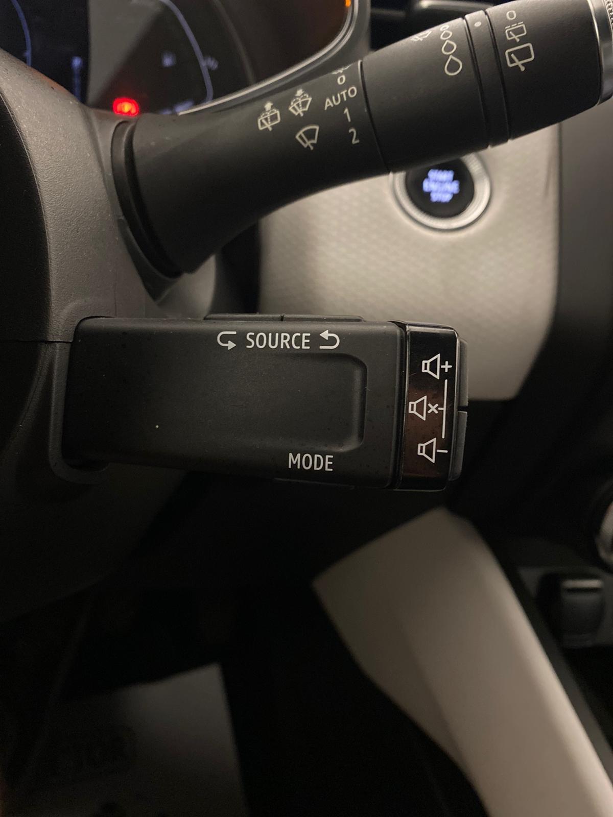 Renault Clio Full Hybrid E-Tech 140 CV 5 porte Initiale Paris