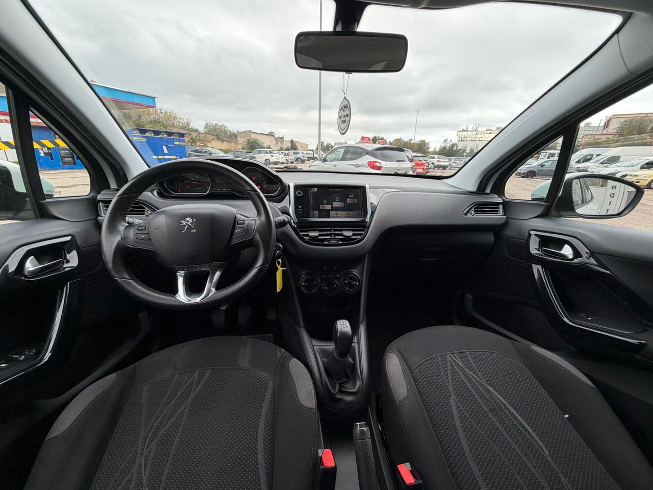 Peugeot 208 1.4 HDi 68 CV 5 porte Allure