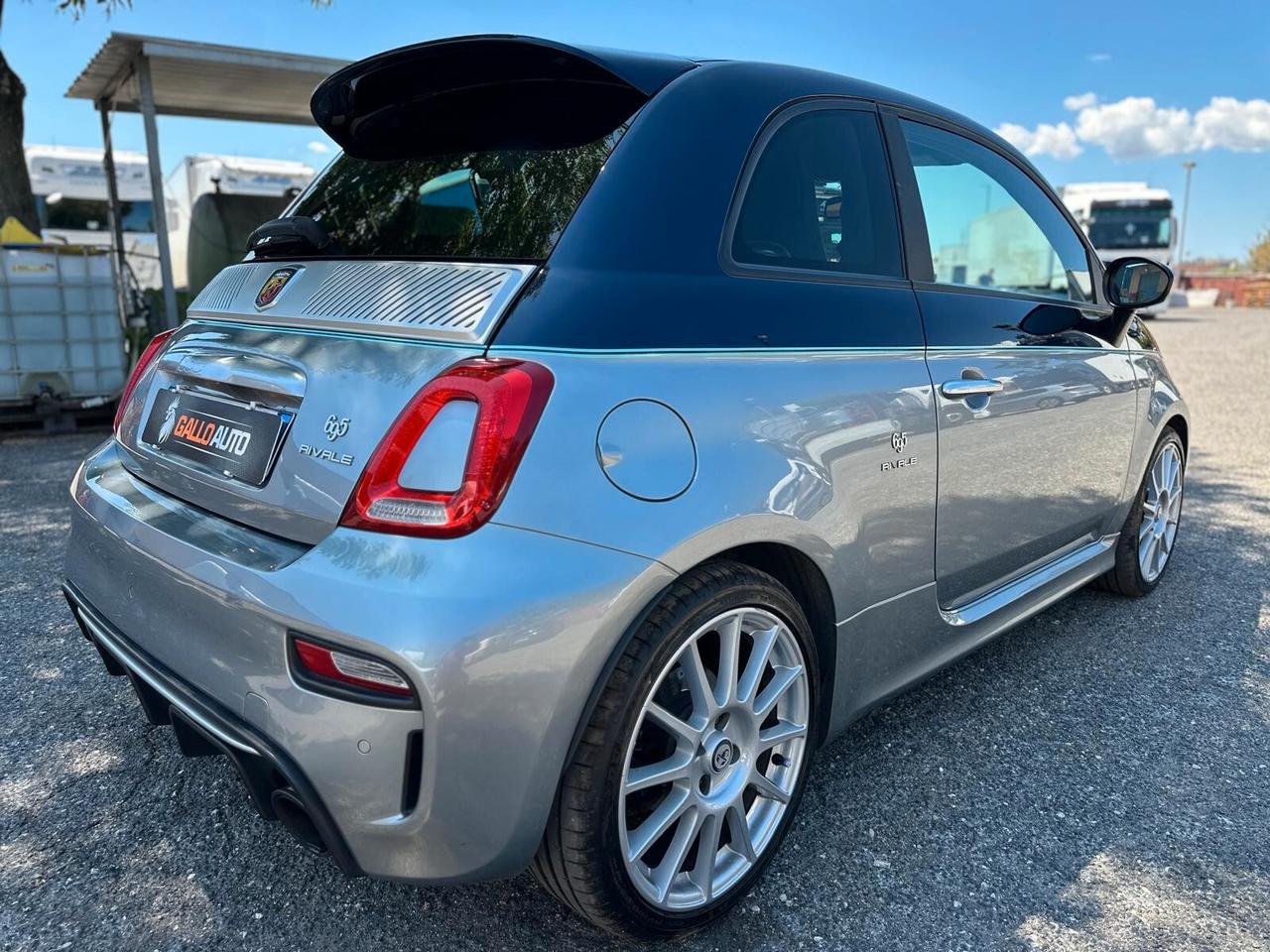 Abarth 695 1.4 Turbo T-Jet Rivale