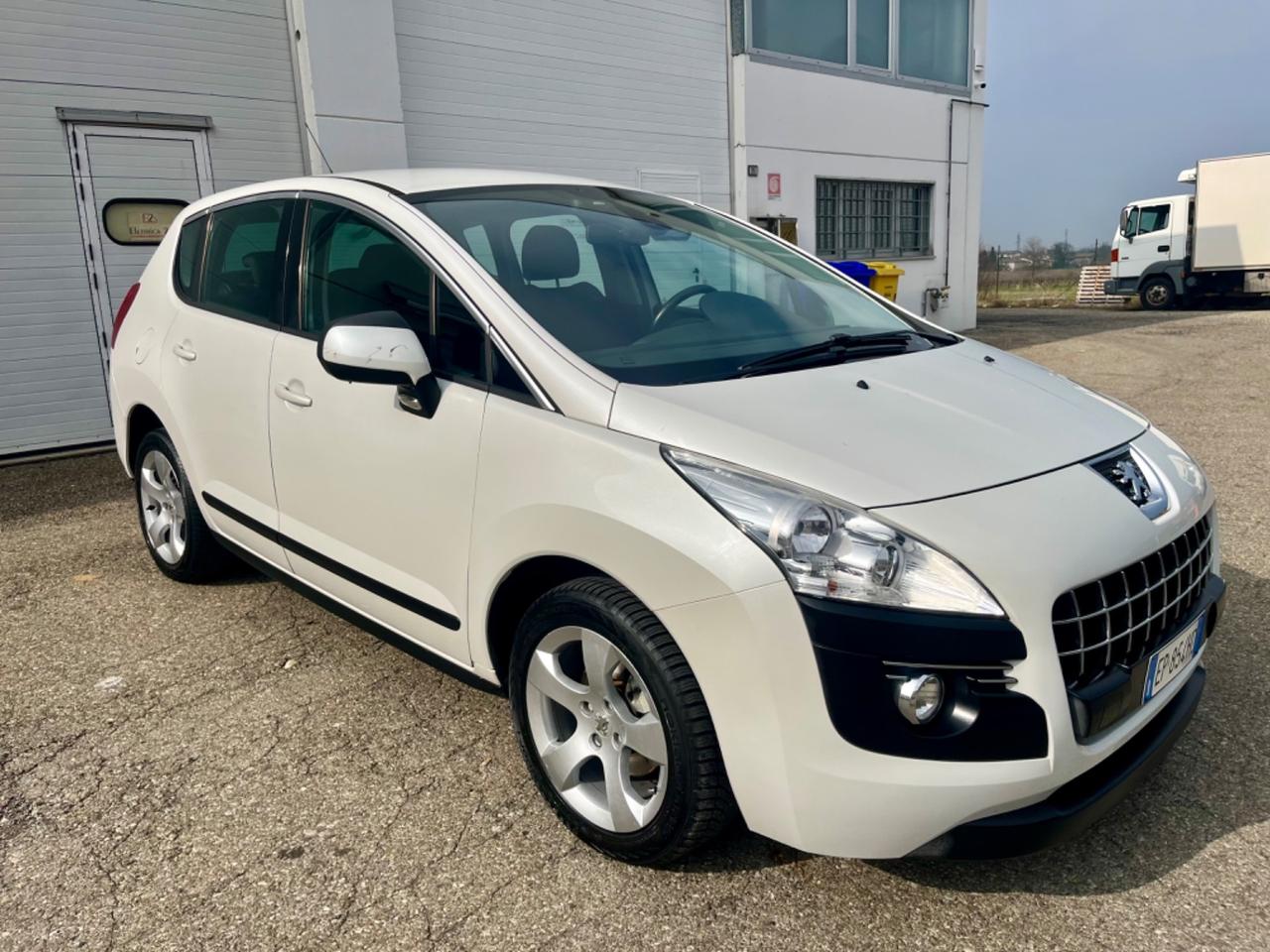 Peugeot 3008 1.6hdi 2012 118.000km cambio robotizzato perfetta