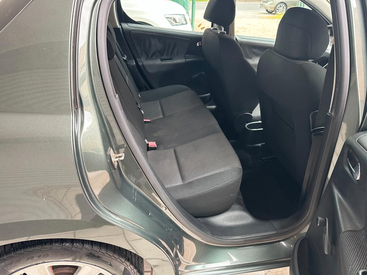 Peugeot 207 1.6 109CV aut. (12 RATE)