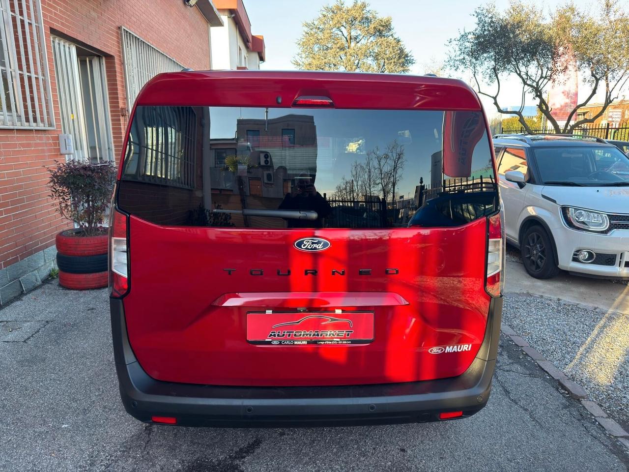 Ford Tourneo Courier 1.0 EcoBoost 125cv Powershift Titanium