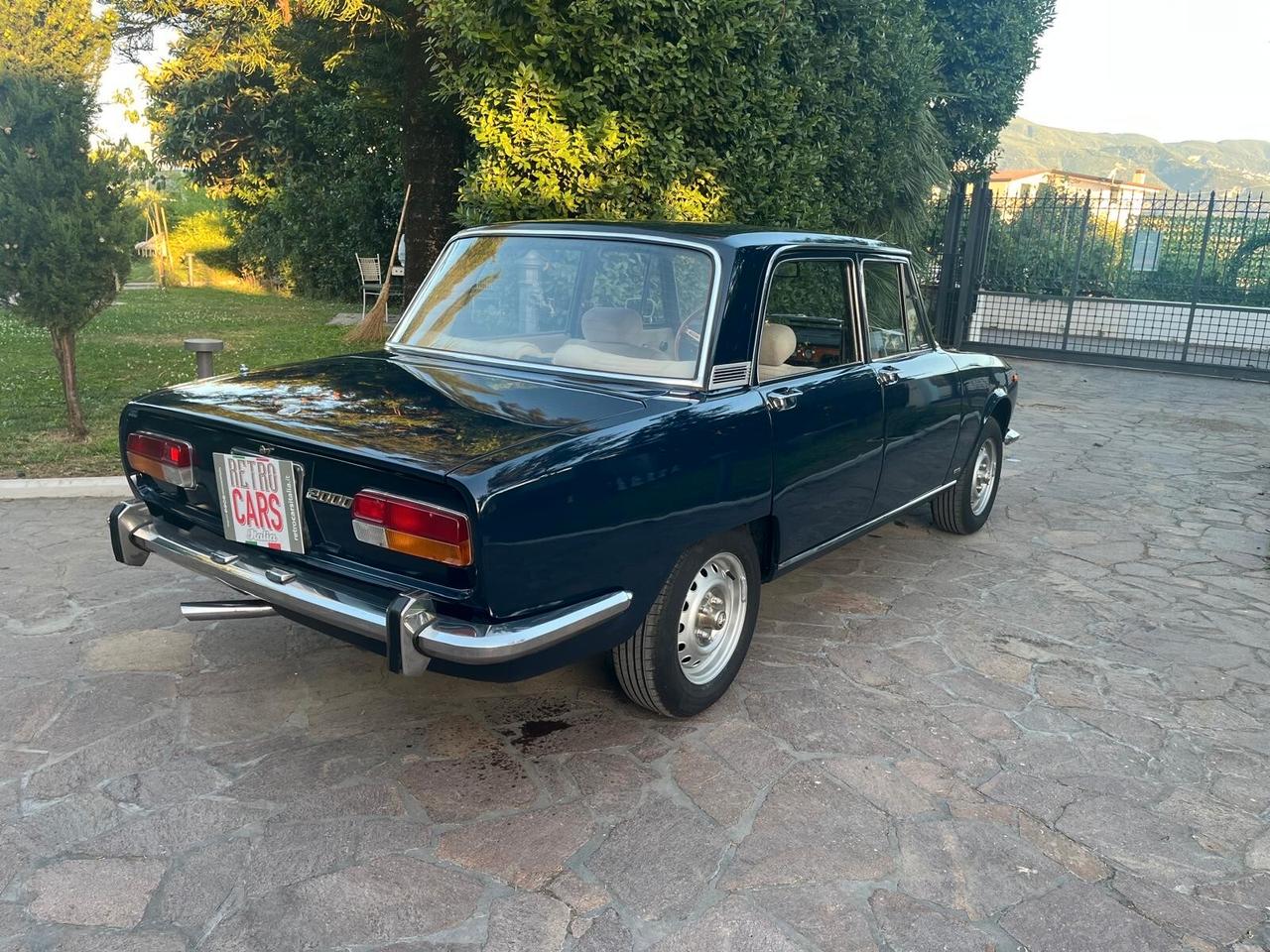 Alfa Romeo 2000 berlina