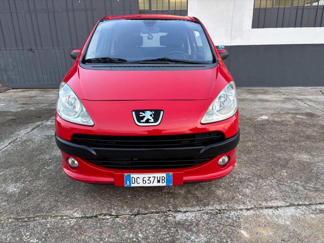 Peugeot 1007 1.4 benzina. Garanzia 12 mesi. Neop..