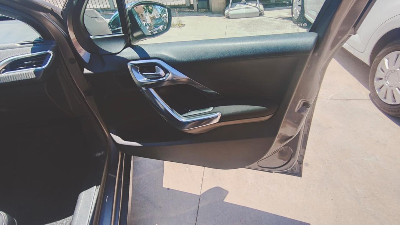Peugeot 2008 BlueHDi 120 S&S Black Matt