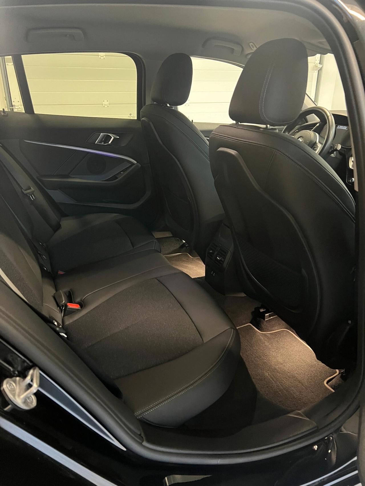 Bmw 118 118d 5p. Msport