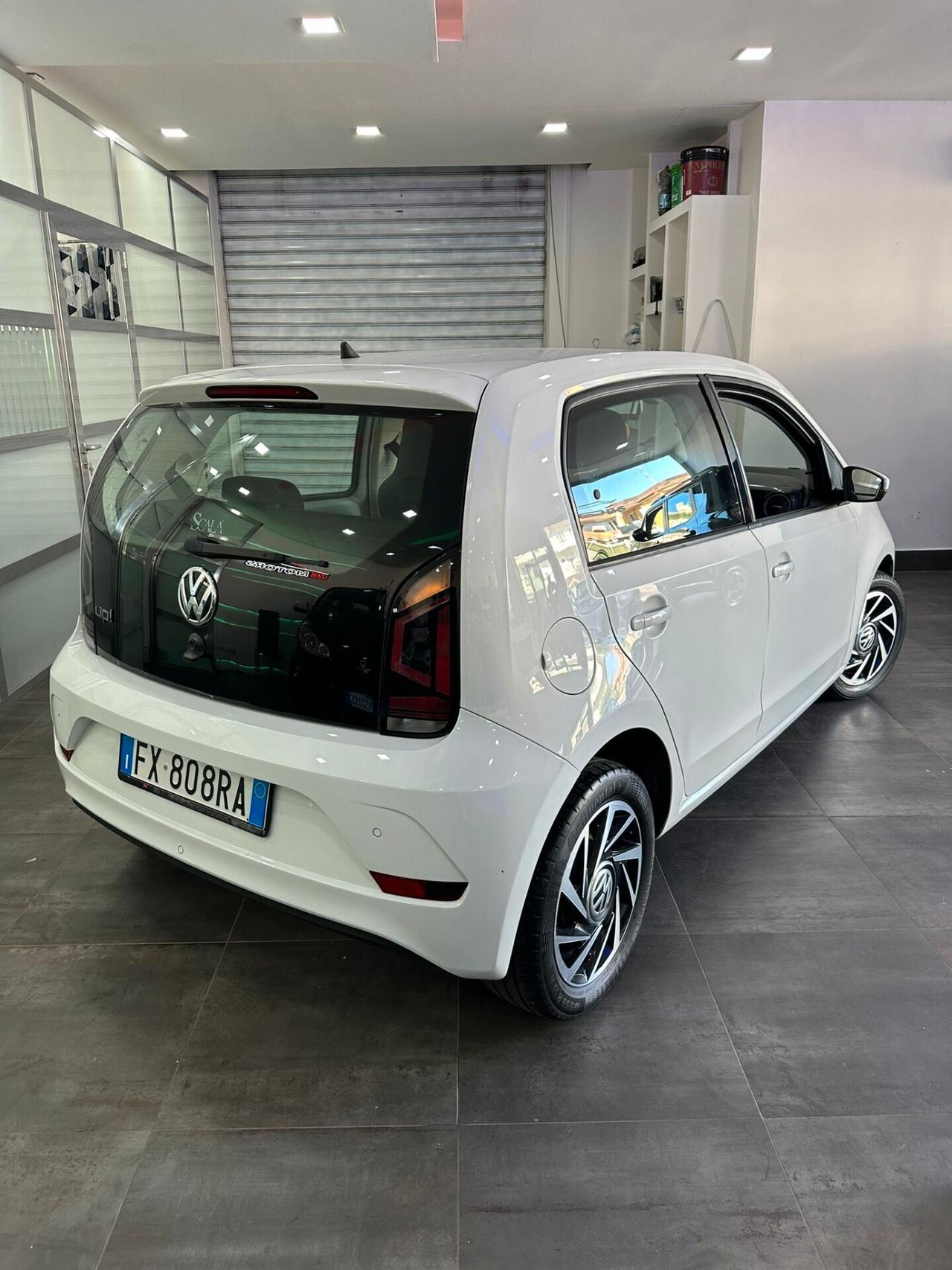 Volkswagen up! 1.0 75 CV 5p. high up!