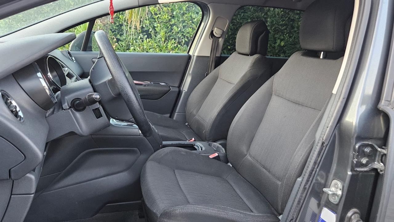 Peugeot 5008 1.6 HDi 110CV 7POSTI