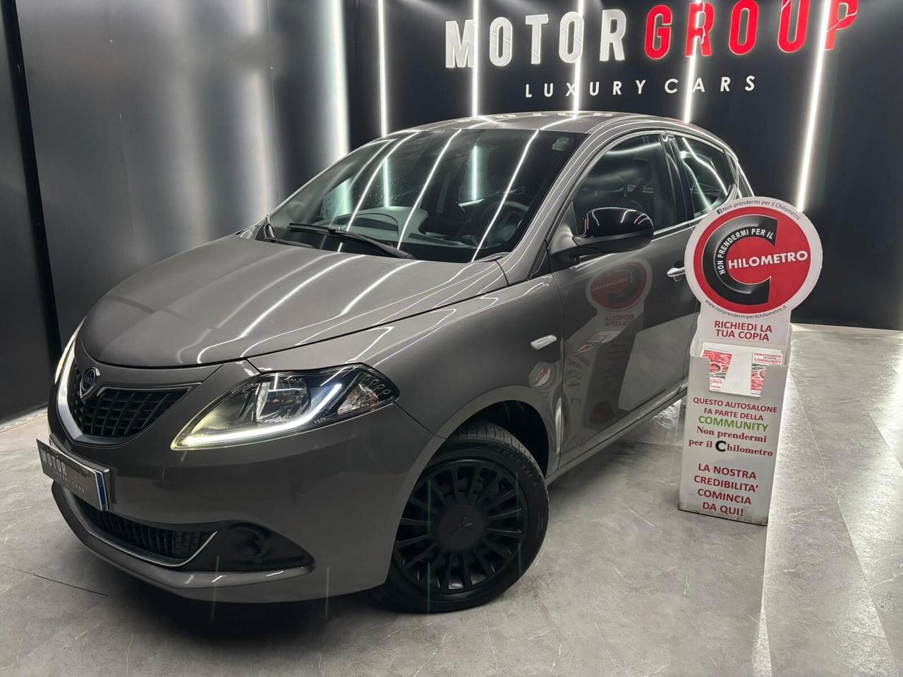 Lancia Ypsilon 1.0 FireFly 5 porte S&S Hybrid Ecochic Gold 69CV