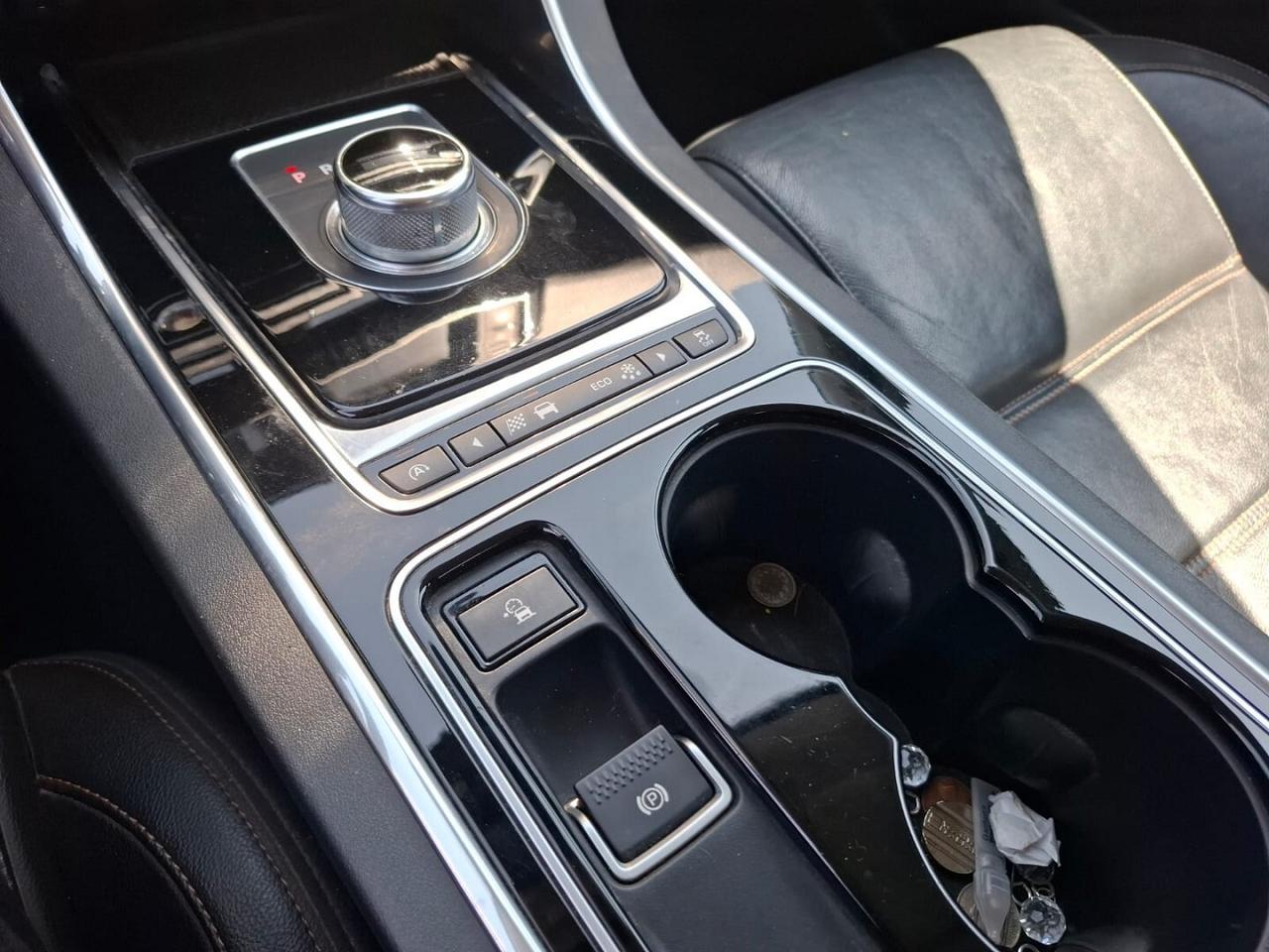 JAGUAR XE 2.0 D TURBO SINISTRATA MARCIANTE