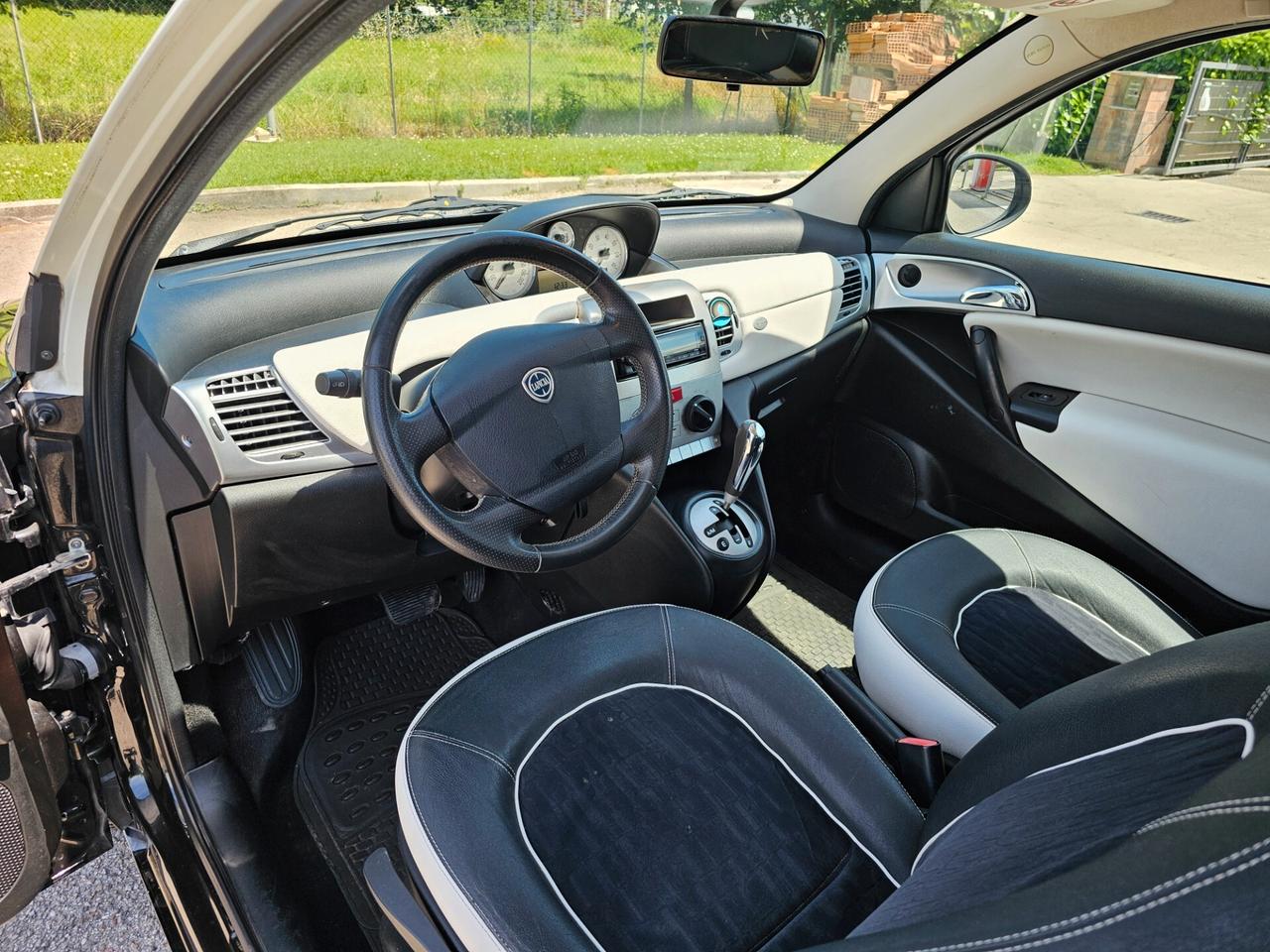 Lancia Ypsilon 1.3 MJT 75 CV Platinum