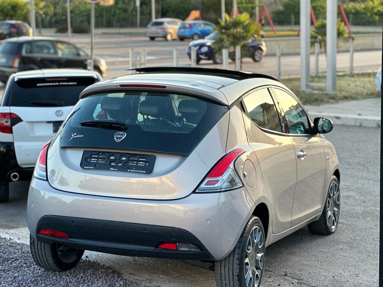 Lancia Ypsilon 0.9 TwinAir 85 CV 5 porte S&S Platinum