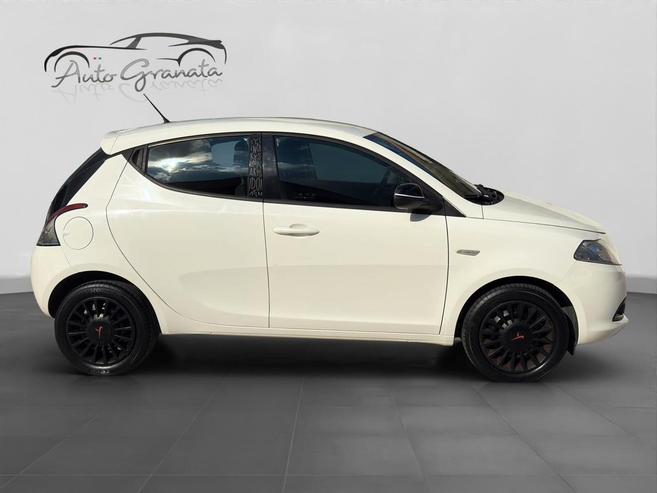 Lancia Ypsilon 1.2 69cv GPL Elefantino Rosa