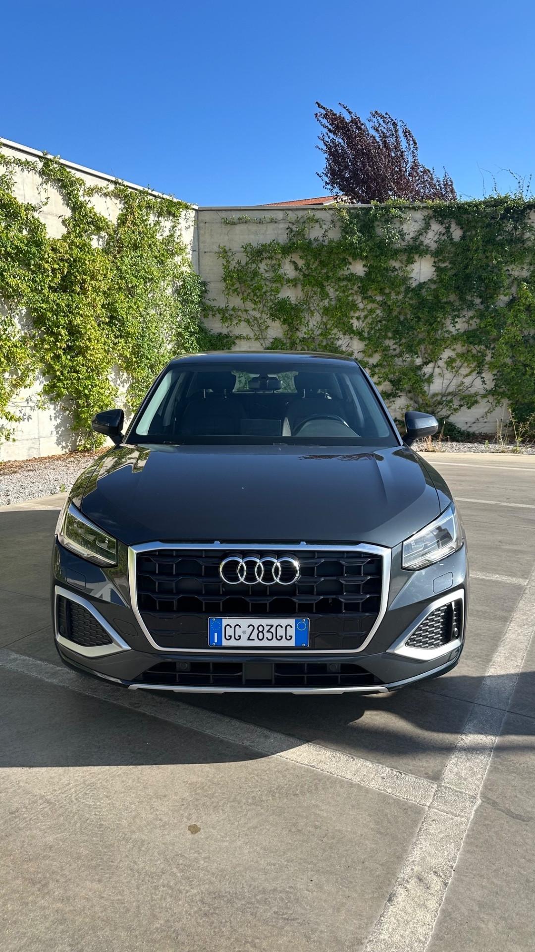 Audi Q2 30 TDI Identity Black