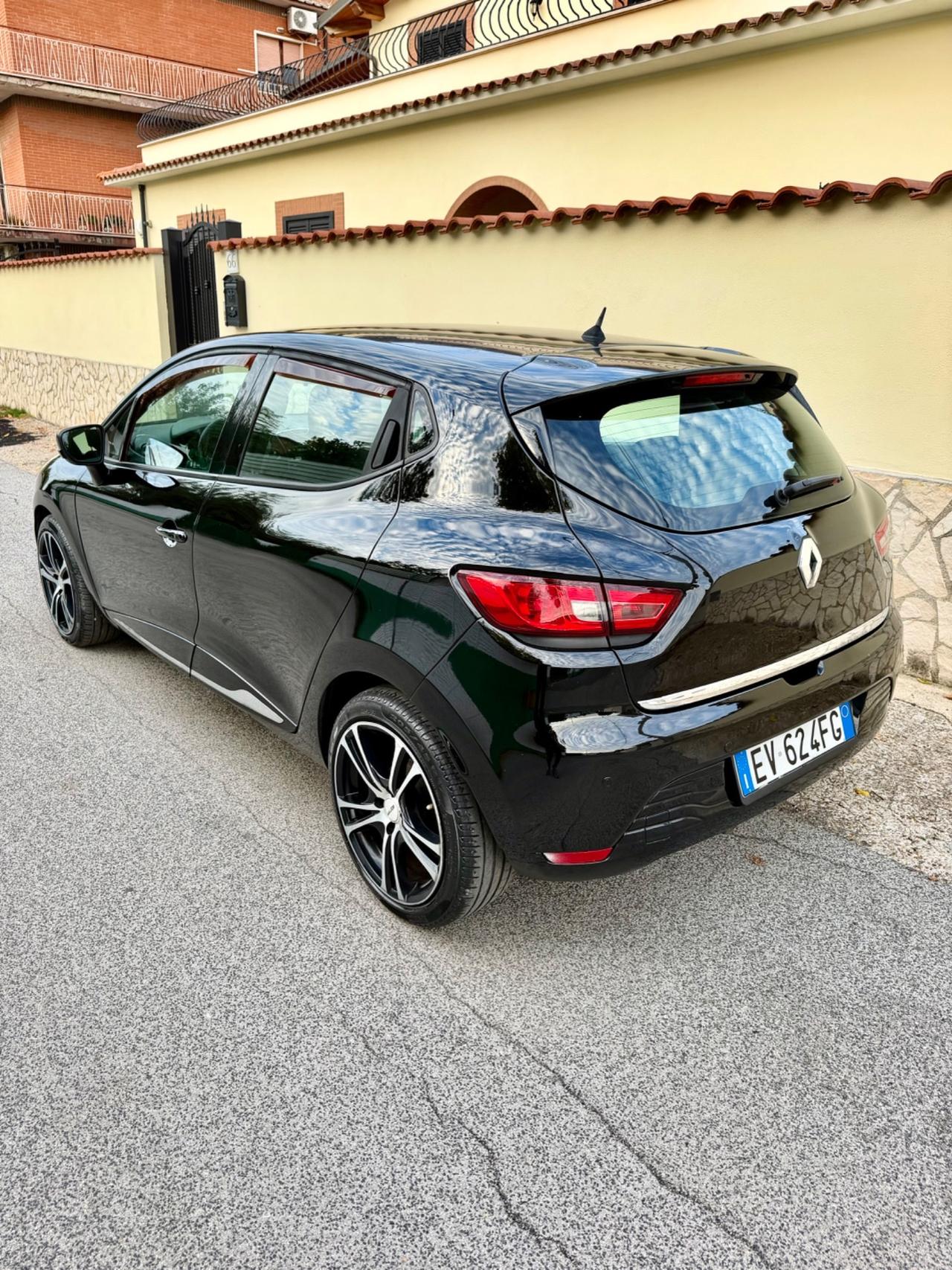 Renault Clio 1.5 dCi 8V 75CV Start&Stop 5 porte Duel