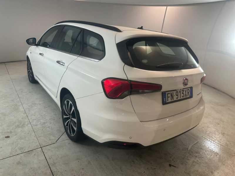 FIAT Tipo (2015-->) - Tipo 1.3 Mjt S&S SW Lounge