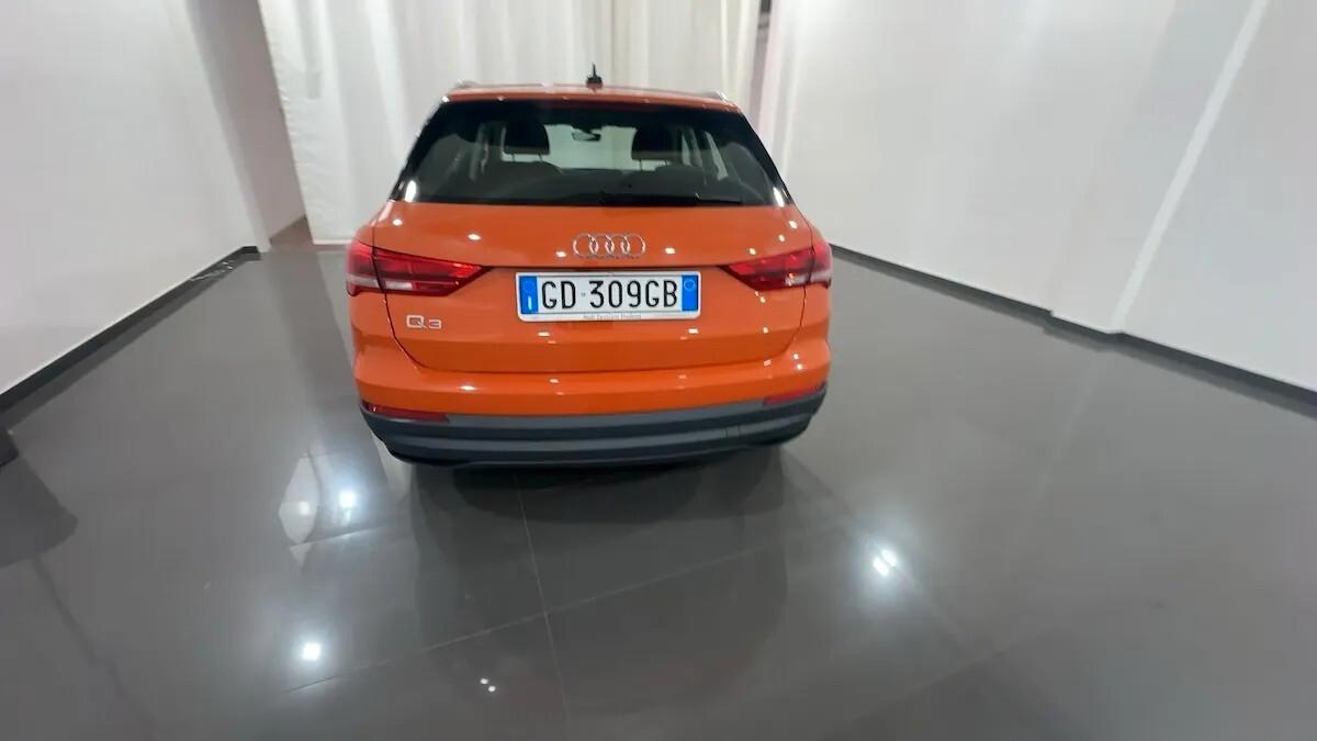 Audi Q3 35 TDI S tronic Business