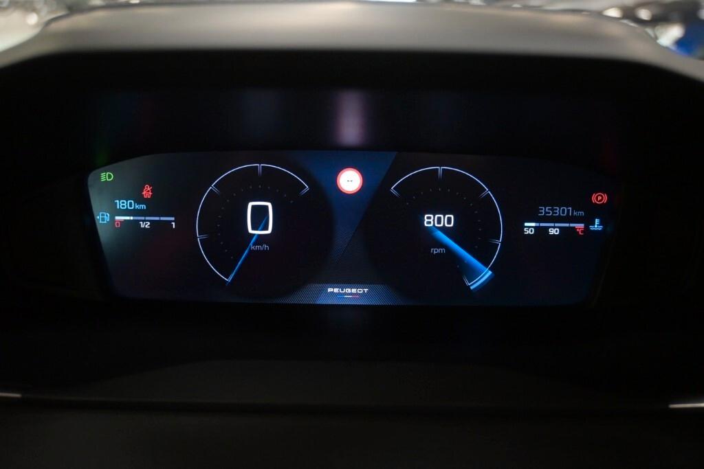 Peugeot 2008 PURETECH 100CV 6M SeS ALLURE ( COCKPIT - FARI LED PDC MIRROR TELECAMERA POST. )