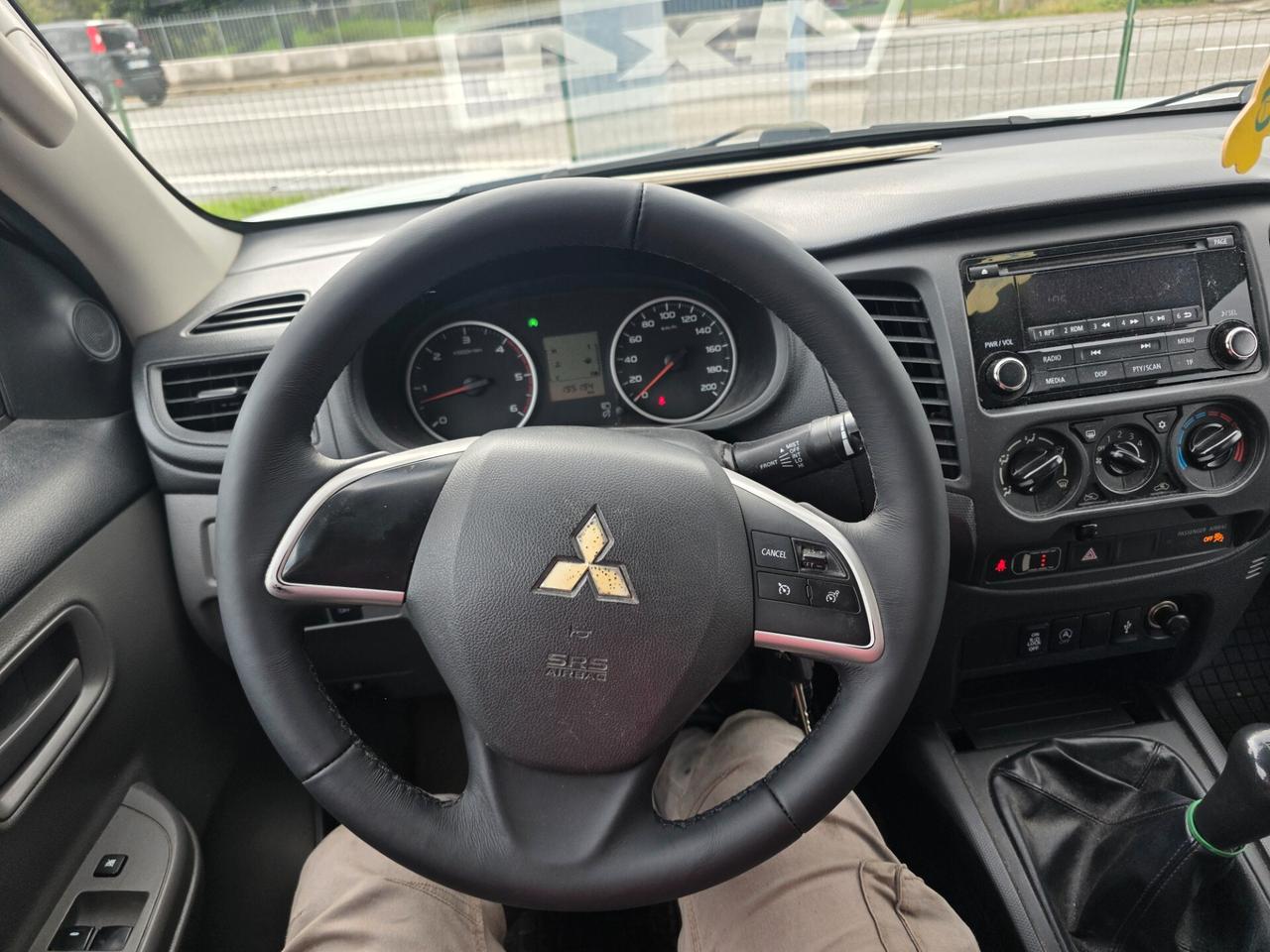 Mitsubishi L200 Autocarro preparata e garantito 12 mesi