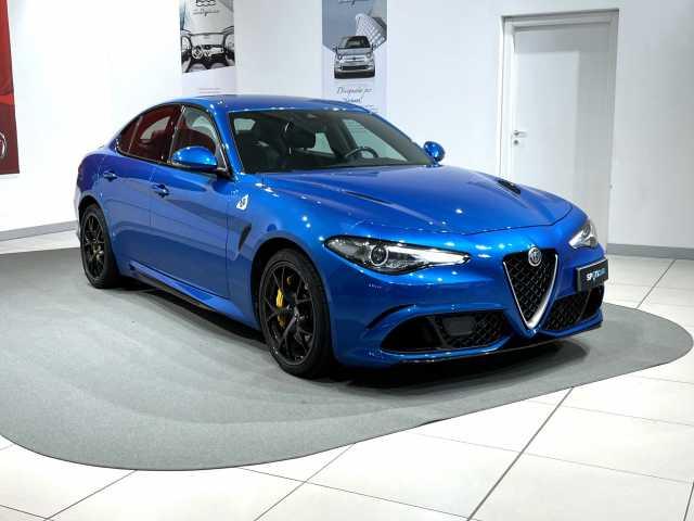 Alfa Romeo Giulia 2.9 T V6 AT8 Quadrifoglio