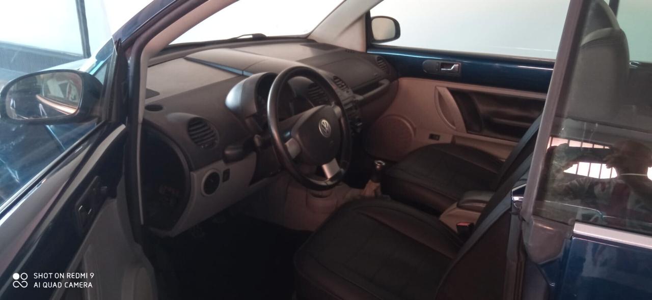 VOLKSWAGEN NEW BEETLE 1.9 DIESEL CABRIO 5 PORTE
