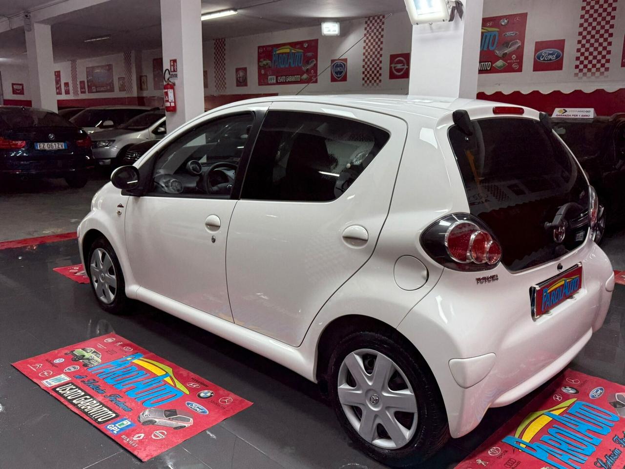 Toyota Aygo 1.0 68cv 5 porte Sol - 2011