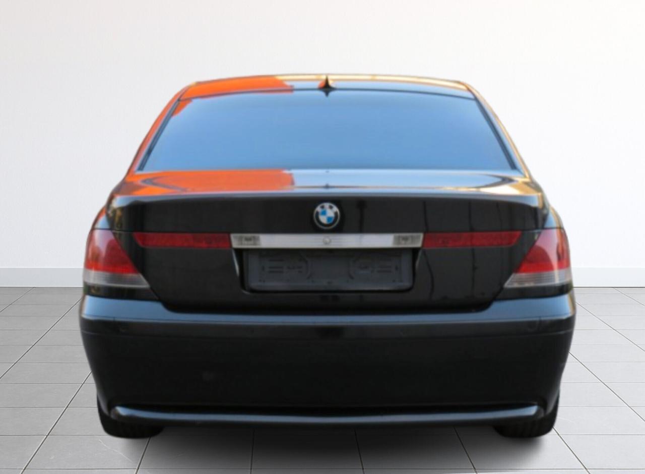 BMW 745i